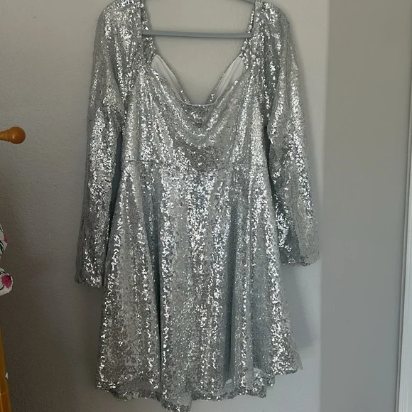 Silver Sequin Long Sleeve Midi Dress - Picture 3 of 4